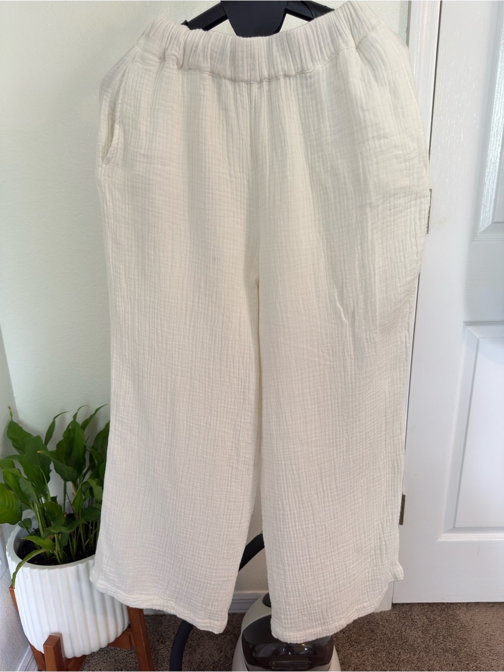 Billabong White Wide-Leg Pull-On Joggers